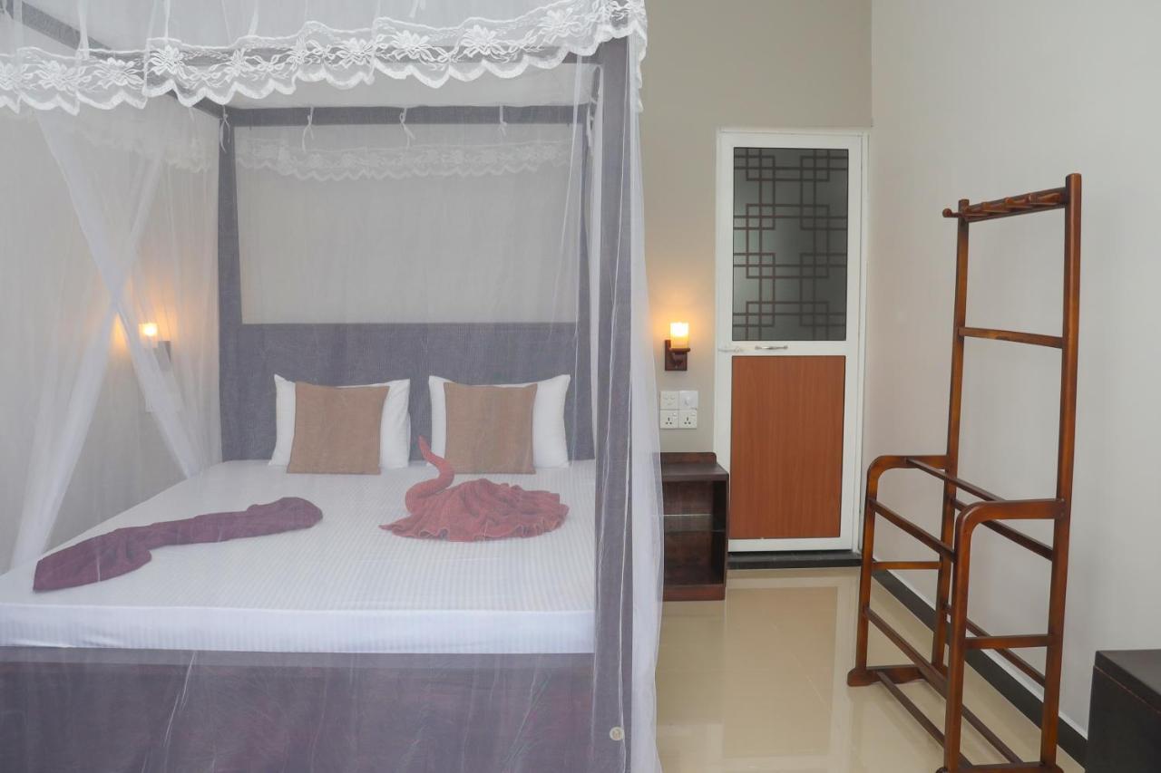 Tinara River Inn, Weligama Exterior foto